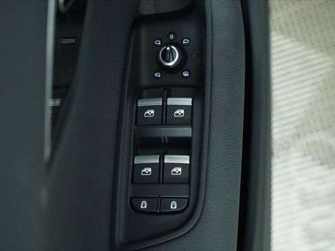 Certified 2025 Audi Q7 3.0T Premium AWD/4WD image 43
