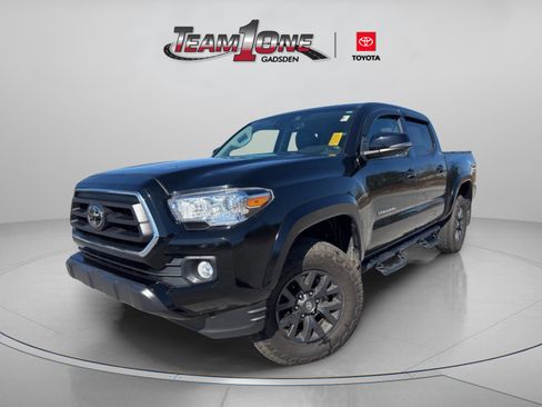 Used 2022 Toyota Tacoma SR5 w/ Technology Package image 7