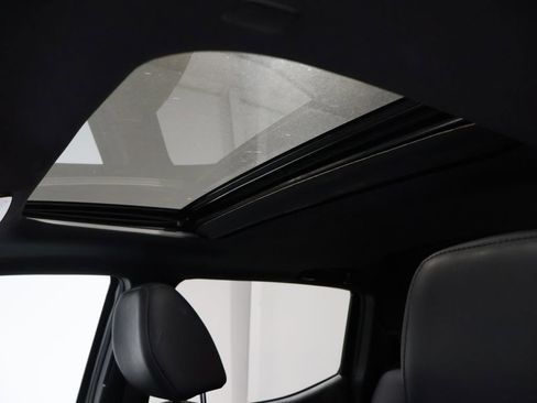 Used 2023 Toyota Tacoma Limited image 9