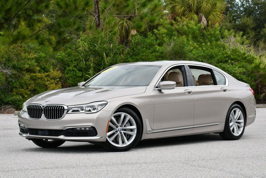Used 2016 BMW 750i xDrive AWD/4WD image 2