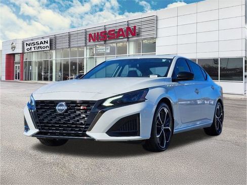 Certified 2024 Nissan Altima 2.5 SR image 3