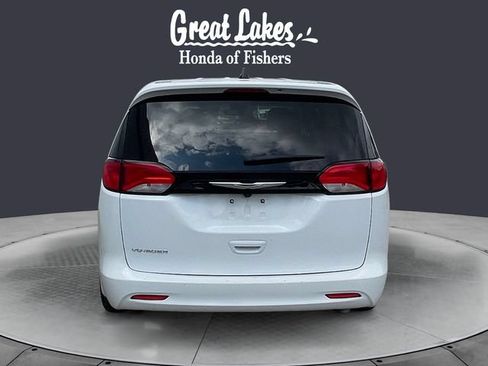 Used 2023 Chrysler Voyager LX FWD image 4