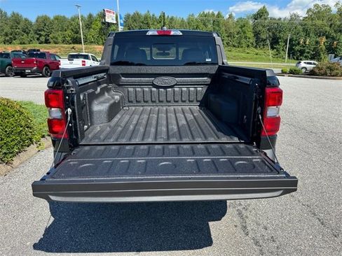 New 2025 Ford Maverick Lariat w/ Black Appearance Package image 10