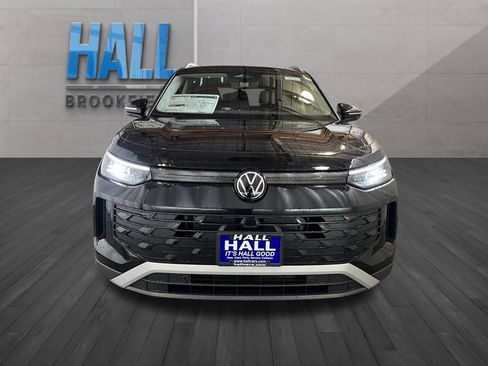 New 2026 Volkswagen Tiguan SE image 8