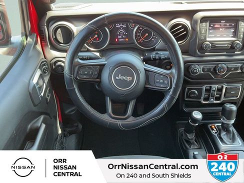 Used 2018 Jeep Wrangler Unlimited Sport S AWD/4WD image 14