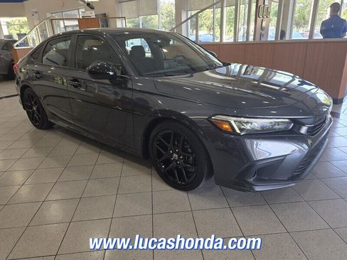 Used 2023 Honda Civic Sport image 3