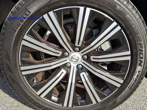 Certified 2024 Volvo XC90 B6 Plus w/ Protection Package AWD/4WD image 9