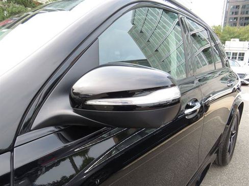 Used 2025 Mercedes-Benz GLE 350 4MATIC w/ AMG Line Exterior image 27