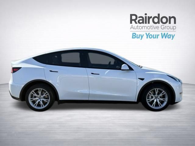 Used 2022 Tesla Model Y Long Range AWD/4WD image 8