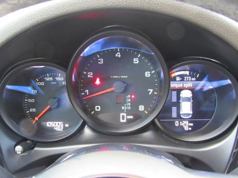 Used 2018 Porsche Macan image 42