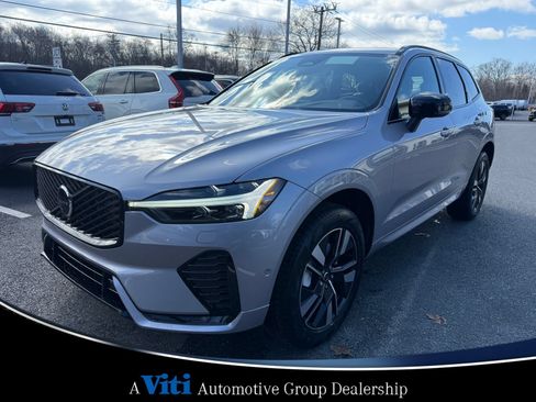 Used 2026 Volvo XC60 B5 Plus w/ Protection Package Premier AWD/4WD image 4
