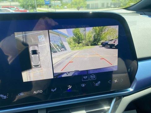 New 2025 Chevrolet Equinox EV LT image 13