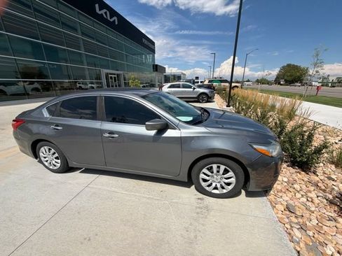 Used 2016 Nissan Altima 2.5 S w/ Power Driver Seat Package FWD image 3