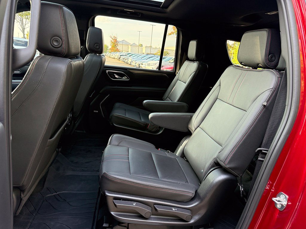 Used 2024 Chevrolet Suburban RST w/ Luxury Package AWD/4WD image 35