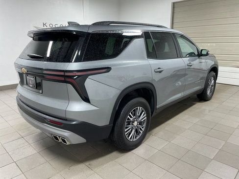 Used 2025 Chevrolet Traverse LT AWD/4WD image 6