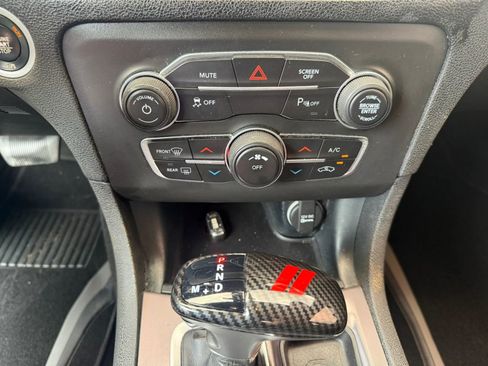 Used 2021 Dodge Charger SXT w/ Leather Interior Group RWD image 15
