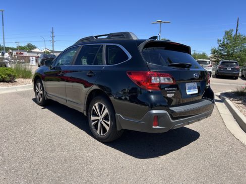 Used 2018 Subaru Outback 3.6R Limited AWD/4WD image 13