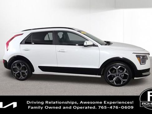 Certified 2025 Kia Niro EX Touring image 2