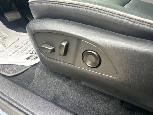 Used 2024 GMC Acadia Denali w/ Super Cruise Package image 17