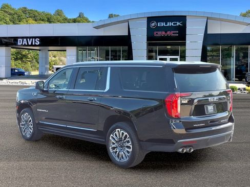 Used 2024 GMC Yukon XL Denali Ultimate AWD/4WD image 4