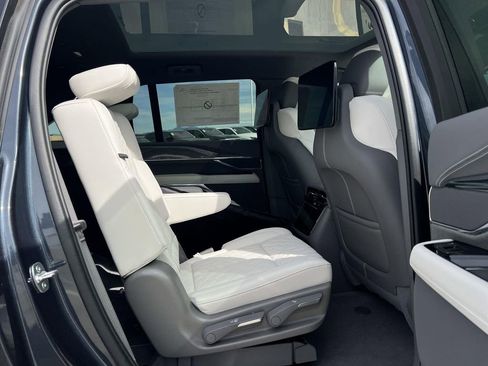 New 2026 Cadillac Escalade IQ Luxury 1 image 32