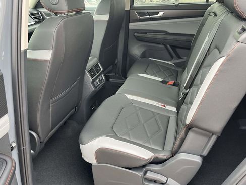 New 2026 Volkswagen Atlas Peak Edition AWD/4WD image 9