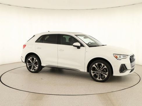 Used 2019 Audi Q3 2.0T Prestige AWD/4WD image 9