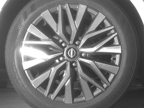 Used 2025 Nissan Altima 2.5 SV FWD image 15
