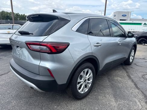 Used 2023 Ford Escape Active w/ Cold Weather Package FWD image 5