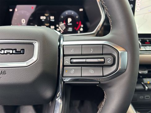 New 2026 GMC Canyon Denali w/ LPO, Denali Black Edition image 9