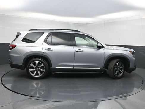 Used 2024 Honda Pilot Elite image 46
