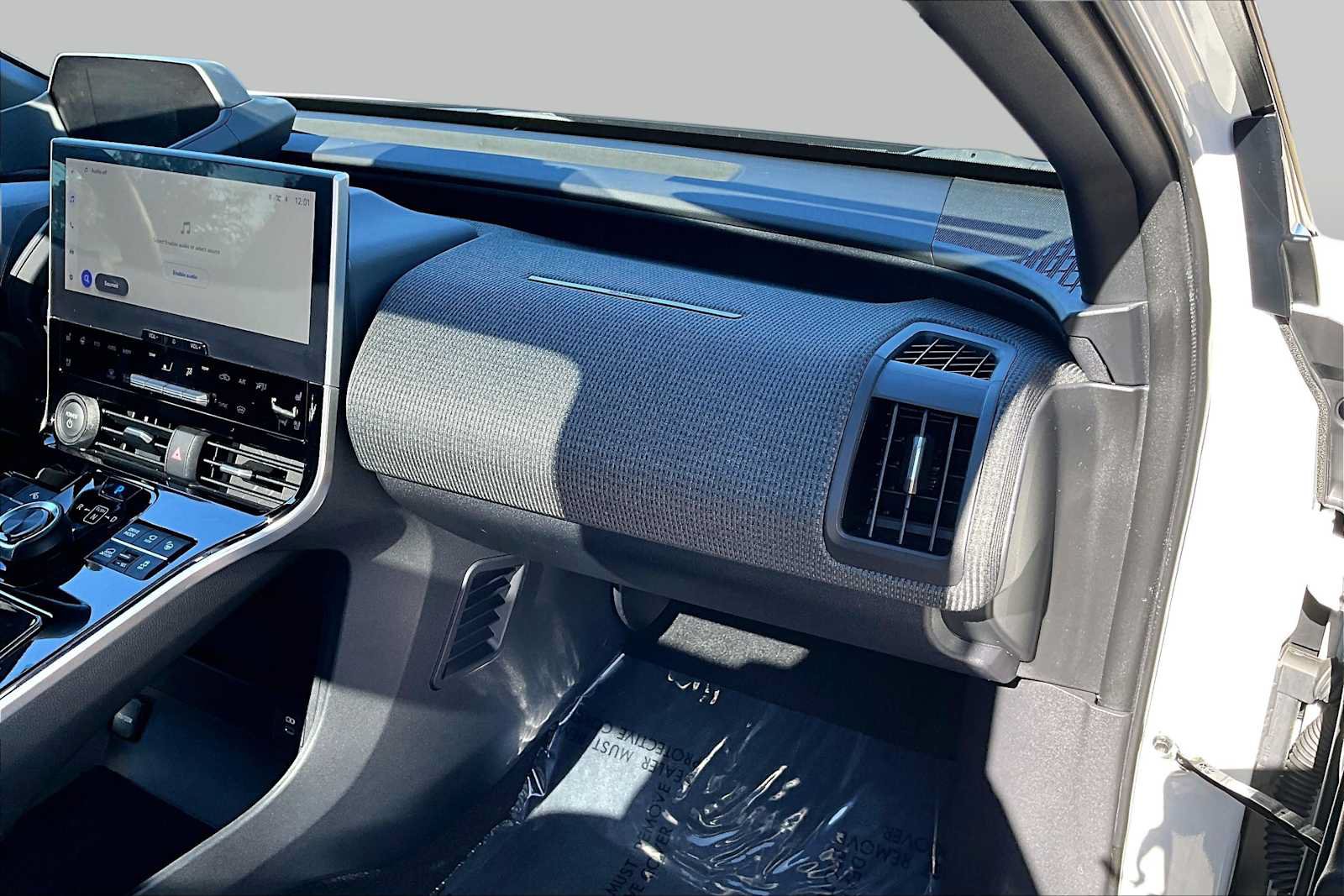 Certified 2024 Subaru Solterra AWD/4WD image 18