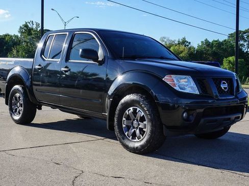 Used 2019 Nissan Frontier Desert Runner image 2