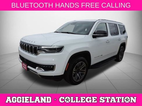 Used 2024 Jeep Wagoneer Series II w/ Flexible Seating Group RWD image 8
