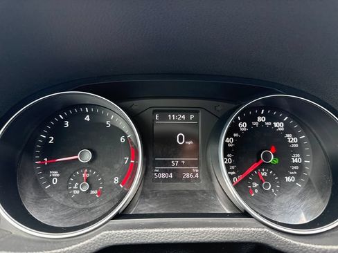 Used 2018 Volkswagen Passat 2.0T SE FWD image 27