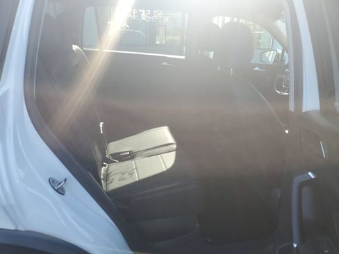 Used 2020 Volkswagen Tiguan SE AWD/4WD image 11