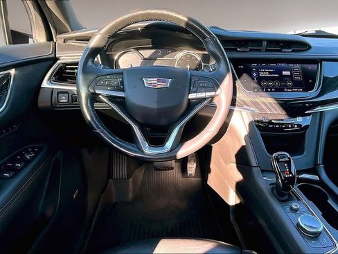Used 2020 Cadillac XT6 Premium Luxury image 5