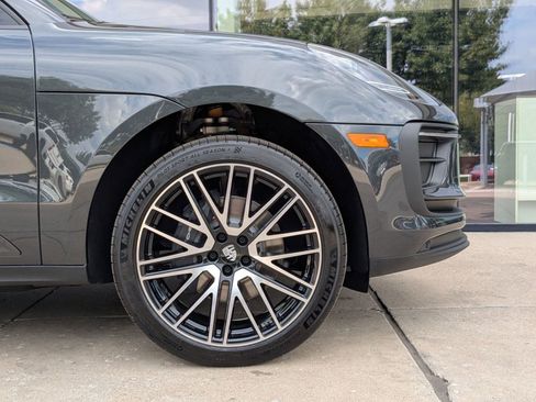 Certified 2026 Porsche Macan AWD/4WD image 11