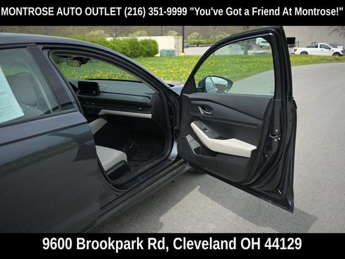 Used 2025 Honda Accord SE image 43
