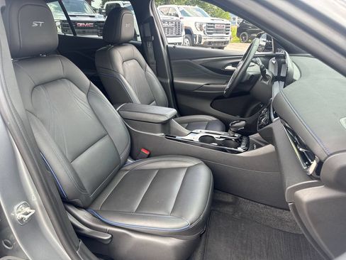 Used 2024 Buick Envista Sport Touring w/ Convenience I Package FWD image 11