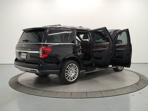 Used 2023 Ford Expedition Limited RWD image 16