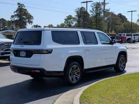 New 2026 Jeep Grand Wagoneer L 4WD image 5