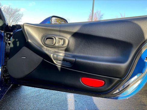 Used 2004 Chevrolet Corvette Z06 w/ Z06 Preferred Equipment Group image 24