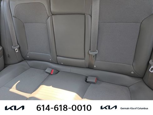 Used 2016 Chevrolet Malibu LT FWD image 19