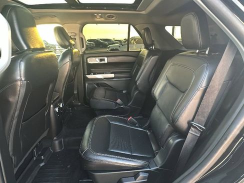 Used 2024 Ford Explorer Limited w/ Equipment Group 301A image 32
