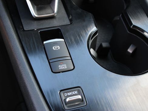 Used 2024 Nissan Rogue S FWD image 18