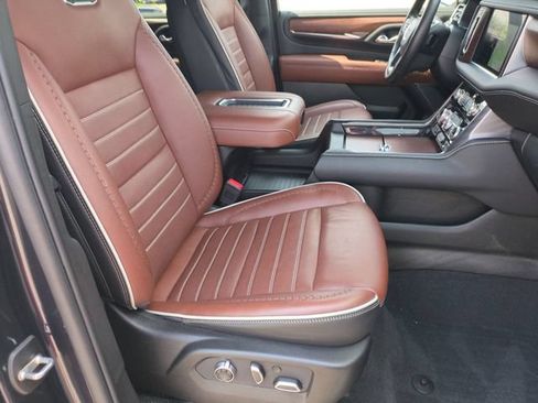 Used 2024 GMC Yukon Denali Ultimate AWD/4WD image 18