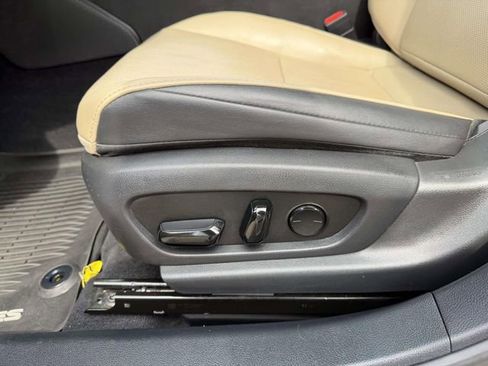 Used 2020 Lexus ES 350 w/ Premium Package image 18