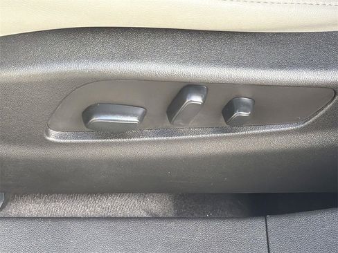 Certified 2023 Cadillac XT4 Premium Luxury image 22