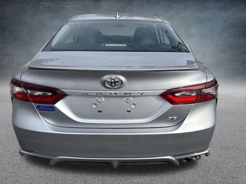 Used 2024 Toyota Camry SE image 5
